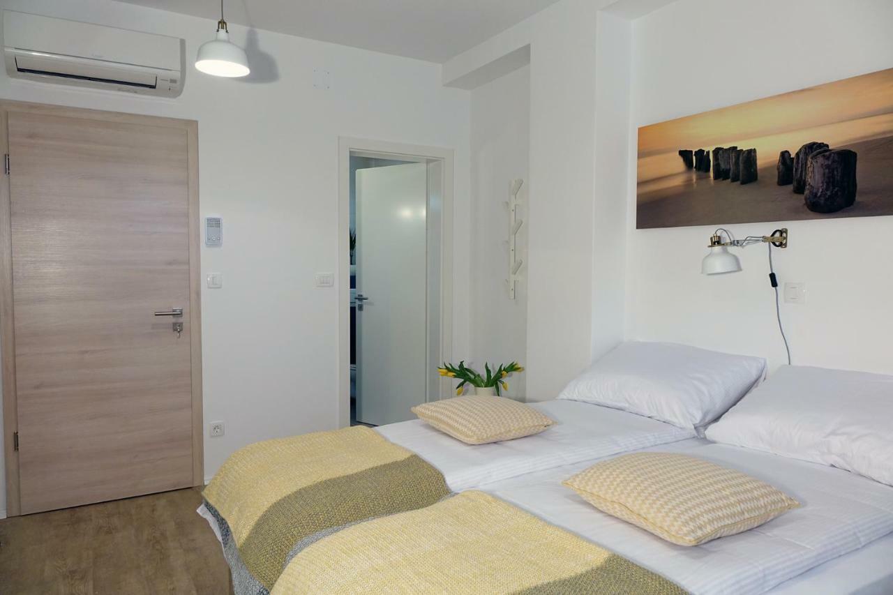 Central Apartments With Parking Ljubljana Bagian luar foto