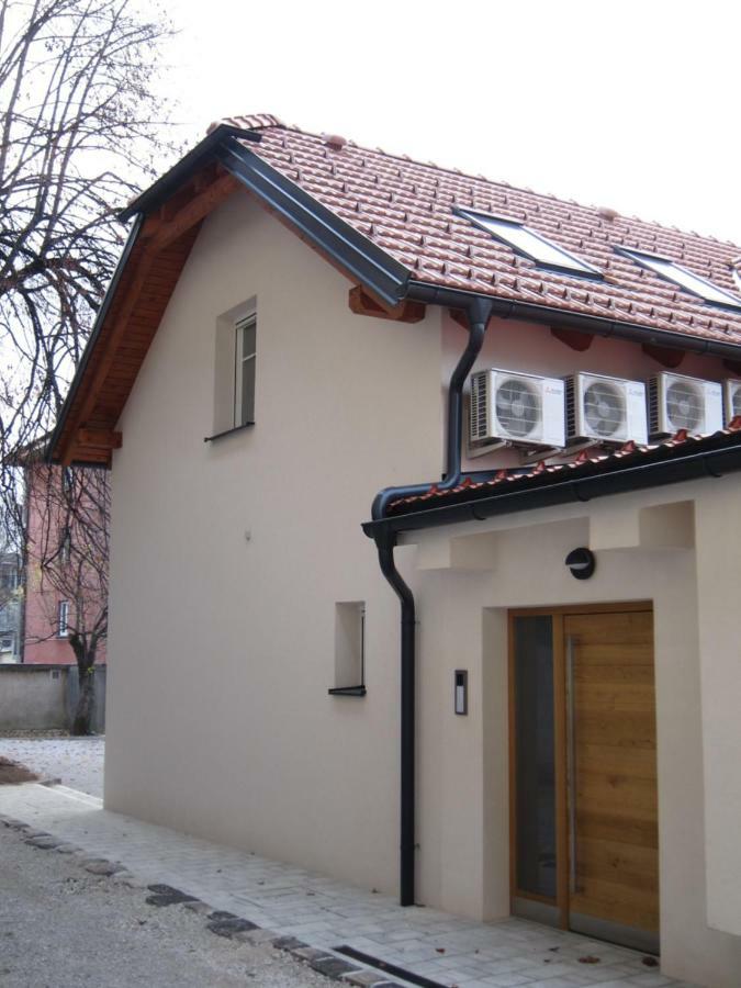 Central Apartments With Parking Ljubljana Bagian luar foto
