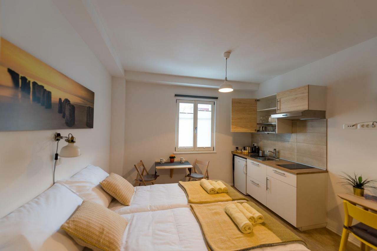 Central Apartments With Parking Ljubljana Bagian luar foto